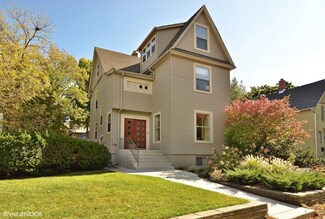 1017 Ridge Ct, Evanston, IL 60202