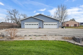 4292 Vilas Hope Rd, Cottage Grove, WI 53527
