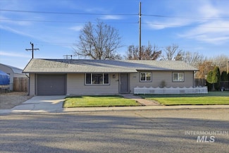 712 Harmon Way, Middleton, ID 83644