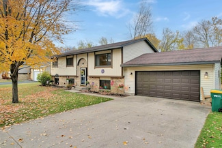 1420 Edwin St, Marinette, WI 54143