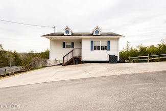 829 Union Crest Ct, Sevierville, TN 37876