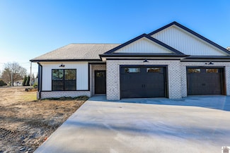 801 Violet Ct, Paducah, KY 42001