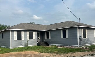 159 County Road 675, Devine, TX 78016
