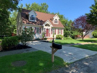 20 Schooner Dr, South Dartmouth, MA 02748