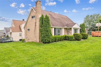 805 Willow St, Irwin, PA 15642