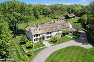 358 Lukes Wood Rd, New Canaan, CT 06840