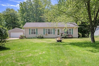 1417 Greenhouse Rd Unit 2, Bangor, MI 49013
