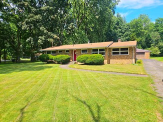6138 Old Porter Rd, Portage, IN 46368