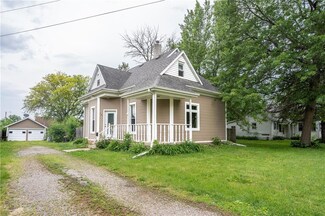 701 S 3rd Ave E, Newton, IA 50208