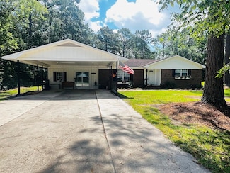 2606 Dottie St, Adel, GA 31620