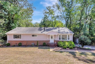 2440 Hamill Rd, Hixson, TN 37343