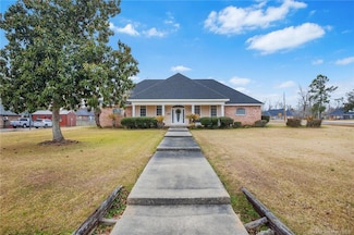 983 Saint James Dr, Lake Charles, LA 70611