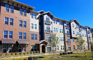 700 E Algonquin Rd Unit 2203, Schaumburg, IL 60173