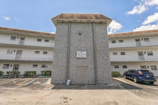 5102 NW 36th St Unit 408, Lauderdale Lakes, FL 33319