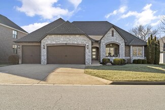 1379 N Rockingham Ave, Nixa, MO 65714