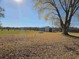 17158 191st St, Manchester, IA 52057