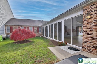 3 Fort Lee Ct, Easton, PA 18040