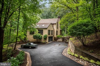 9124 Vendome Dr, Bethesda, MD 20817