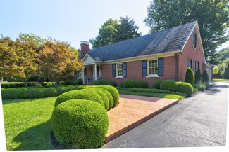 504 Clinton Rd, Lexington, KY 40502