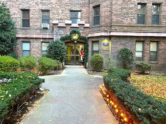 531 E Lincoln Ave Unit 6N, Mount Vernon, NY 10552