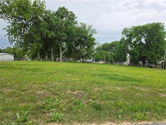 202 N Ives St, Highland, KS 66035