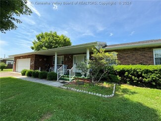 9983 Winfield Rd, Winfield, WV 25213