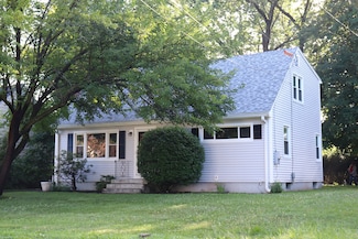 102 Federal St, West Hartford, CT 06110