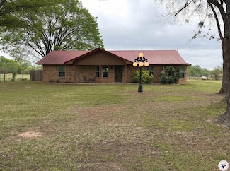 9425 S Fm 44, Annona, TX 75550