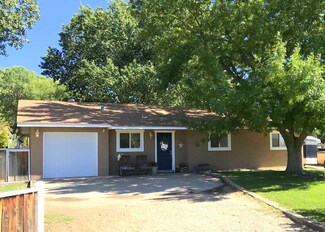 7 Albert Ln, Los Lunas, NM 87031