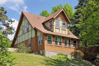 1125 James Ave, Saint Paul, MN 55105