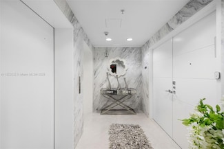 18201 Collins Ave 5306-W 2 Car Garage Unit 5306, Sunny Isles Beach, FL 33160
