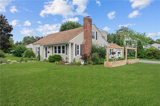 76 Sweetfern Rd, Warwick, RI 02888