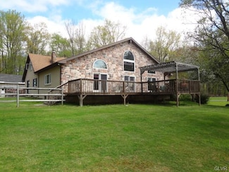 175 E Moorestown Rd, Wind Gap, PA 18091