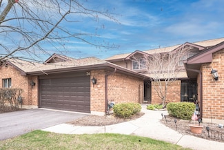 26 Prairie Dr, Westmont, IL 60559