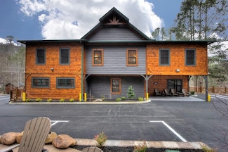 504 Ridge Rd, Gatlinburg, TN 37738