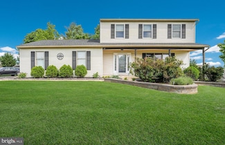 29 Castlewood Dr, Chalfont, PA 18914