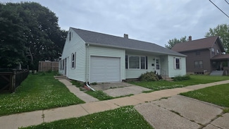 326 N Monroe St, Lancaster, WI 53813