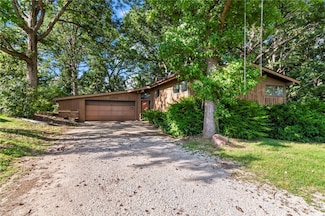 3044 Greenlake Dr, Decatur, IL 62521