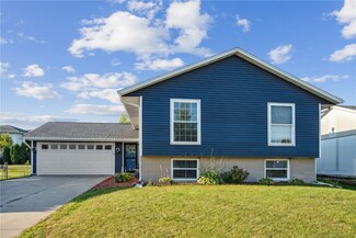 4825 Fruitwood Ln NW, Cedar Rapids, IA 52405