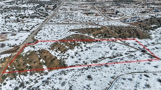 7727 Capelin Rd, Phelan, CA 92371
