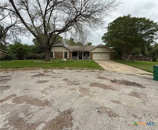 104 Milam Cir, Cameron, TX 76520