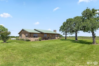 2300 Chapman Rd, Henrietta, TX 76365