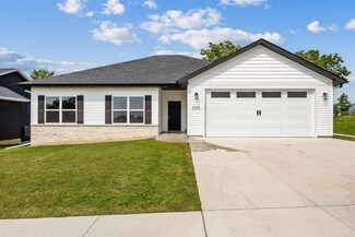 3308 Sokol Ln SW, Cedar Rapids, IA 52404