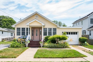 18 Wall St, Farmingdale, NY 11735