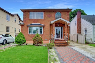85-19 239th St, Bellerose, NY 11426