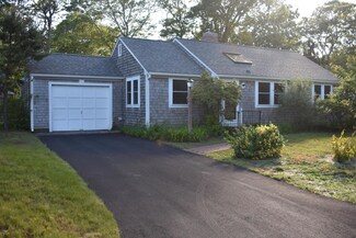 15 Lohr Rd, West Dennis, MA 02670