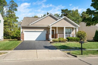 210 Rockbrook Crossing Ct, Galloway, OH 43119