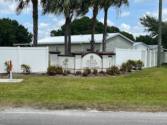 251 Oak St SW, Labelle, FL 33935