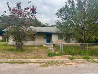 212 Patrick Ave, Pleasanton, TX 78064