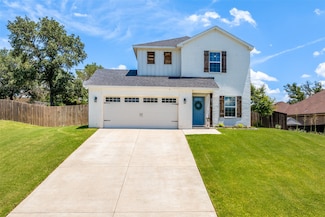 8916 Holt St, Lakeside, TX 76135